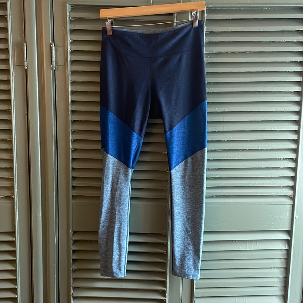 Outdoor Voices Textured Compression Leggings, Size M